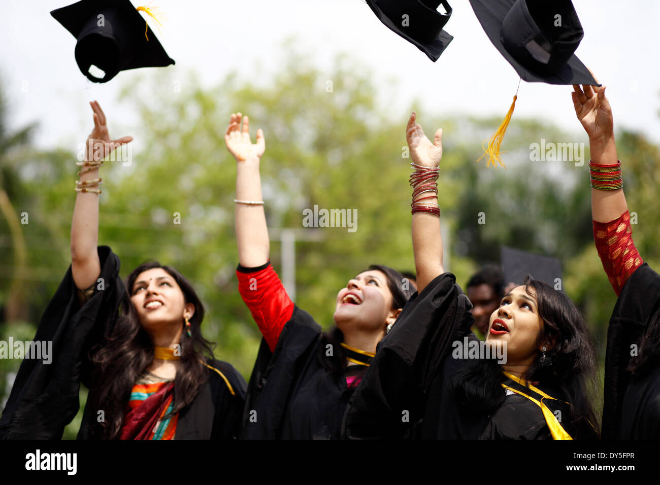 مستحق اور ذہین طلبہ آکسفورڈ سے ماسٹرز ڈگری حاصل کر سکیں گے