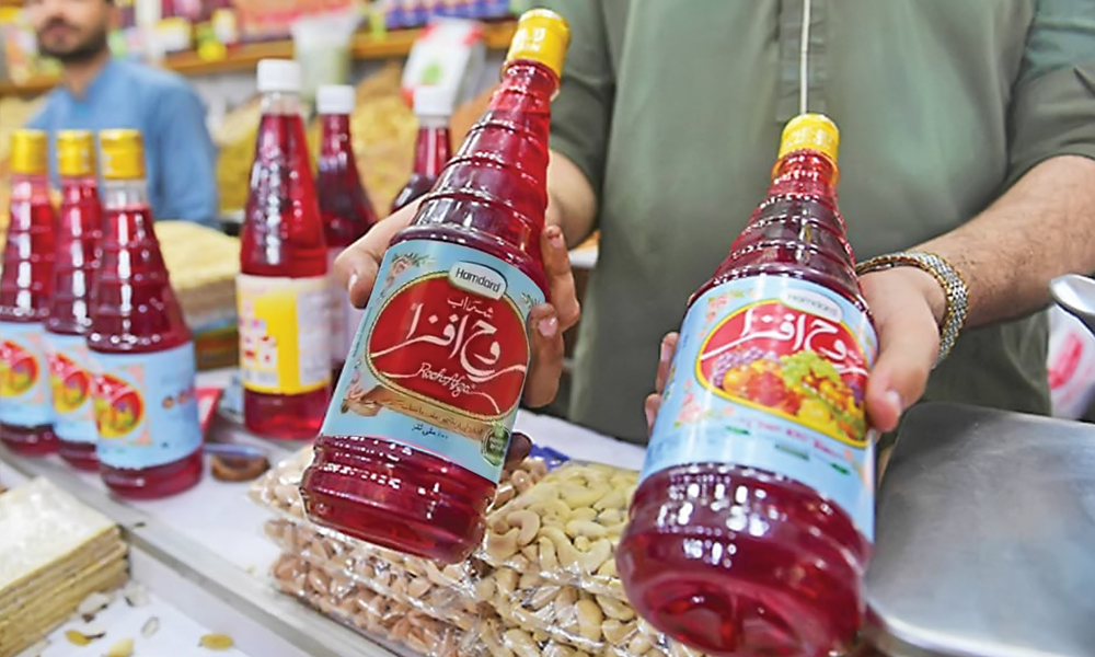 روح افزاء کا پاکستانی صارفین سے دوہرا معیار