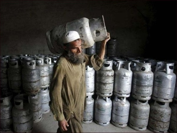 ایل پی جی کی قیمتوں میں غیر اعلانیہ اضافہ، غریب عوام رُل گئے