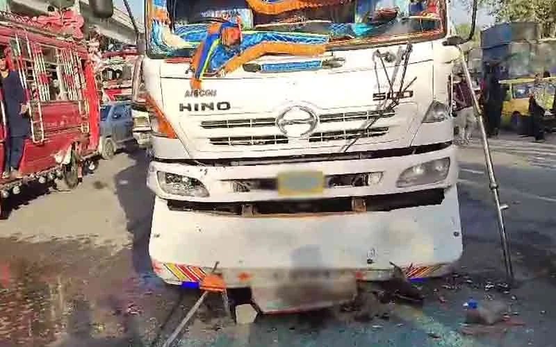 کراچی میں خونی واٹر ٹینکر نے پورا خاندان ہی اُجاڑ دیا