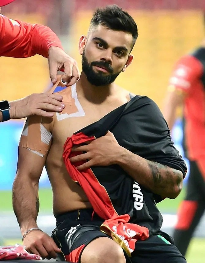بھارت کو بڑا جھٹکا! ویرات کوہلی فائنل سے قبل انجری کا شکار