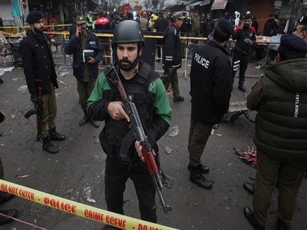 خیبرپختونخوا میں دہشت گردوں کے تین حملے، پولیس کی بروقت کارروائی سے حملے پسپا