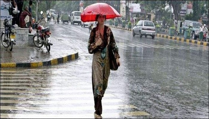 لاہور میں بارش ، رمضان میں خوشگوار موسم سے شہری خوش