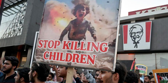 راولپنڈی میں کے ایف سی برانچ پر حملہ،12گرفتار