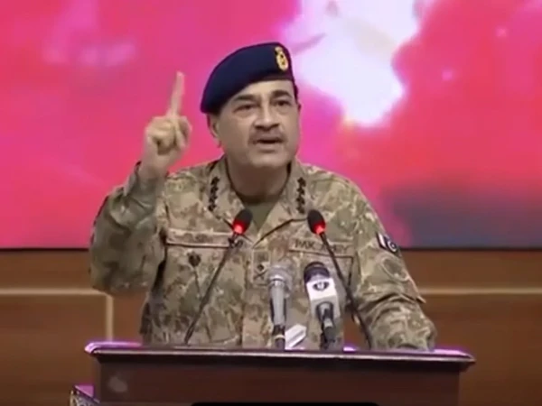 پاکستان کیلئے بہت قربانیاں دیں، اس کا دفاع کرنا جانتے ہیں، آرمی چیف