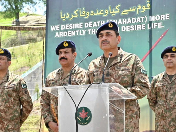 ہم اپنے شہداء کے احسانات کا بدلہ کبھی نہیں چکا سکتے،فیلڈ مارشل عاصم منیر
