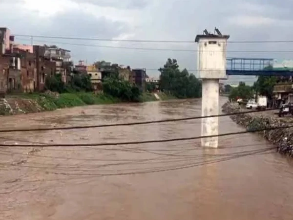 موسلادھار بارش کےبعد ندی نالوں میں شدید طغیانی، نشیبی علاقےزیر آب