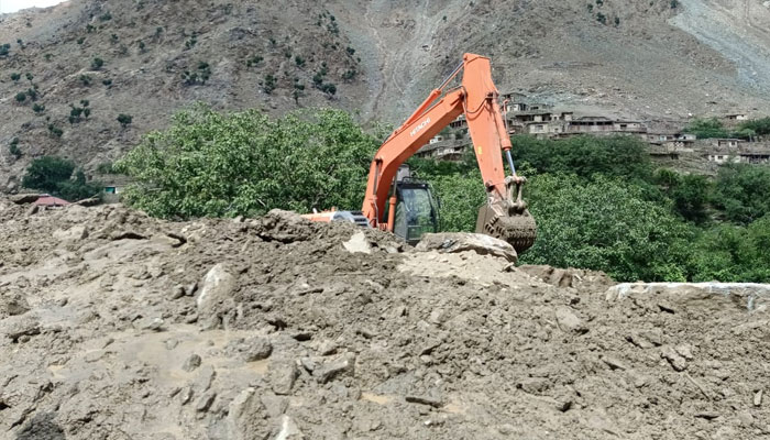 دیامر سیلاب: ہلاکتوں کی تعداد 9 ہوگئی، 500 سے زائد گھر تباہ، 27 پل بہہ گئے