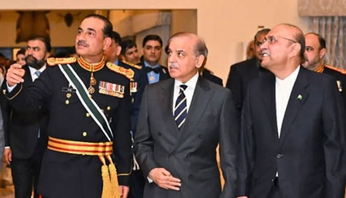 صدر زرداری سے استعفی لیے جانے کی خبروں میں صداقت نہیں، وزیراعظم