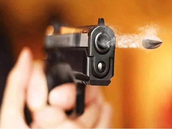 بیوی، بچوں اور سسر کو قتل کرنیوالا ملزم ساتھیوں کی فائرنگ سے ہلاک