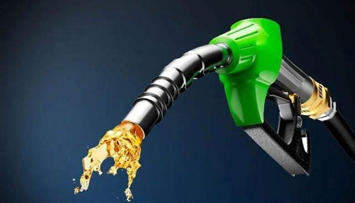 آئندہ 15 روز کے لئےپیٹرول کی قیمت میں 7 روپے 54 پیسے کی کمی