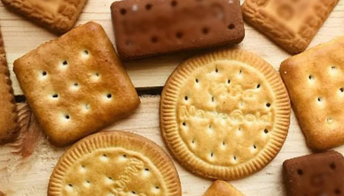 بسکٹ میں سوراخ کیوں ہوتے ہیں؟ حیران کن وجہ جانیے