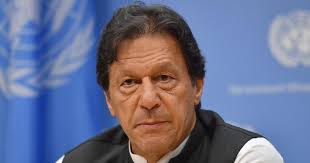 عمران خان واٹس ایپ لنک پر عدالت میں پیش، وکلا نے پھر بائیکاٹ کردیا