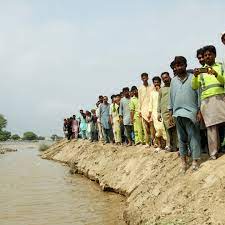 جلالپور پیروالا کے قریب موٹروے کا حصہ سیلاب میں بہہ گیا