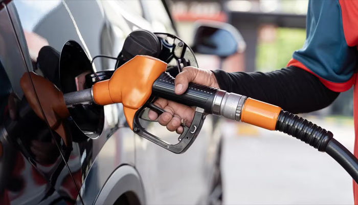 یکم اکتوبر سے پیٹرولیم مصنوعات کی قیمتوں میں اضافےکا امکان