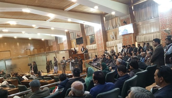 چوہدری انوار الحق کیخلاف تحریک عدم اعتماد کامیاب، راجہ فیصل آزاد کشمیر کے وزیر اعظم منتخب