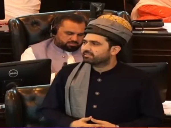 عمران خان سے ملاقات میں رکاوٹیں ،وزیر اعلیٰ کے پی نے مریم نواز کوخط لکھا دیا