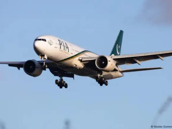 پی آئی اے کے نصف طیارے بند، پھر بھی اربوں کا منافع