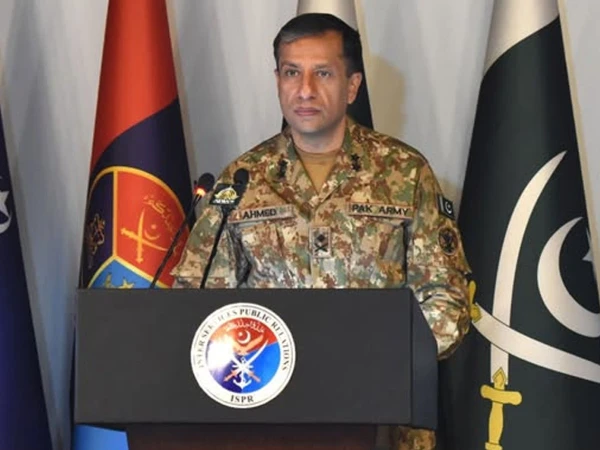 ڈی جی آئی ایس پی آر نے عمران خان کو ذہنی مریض قرار دے دیا