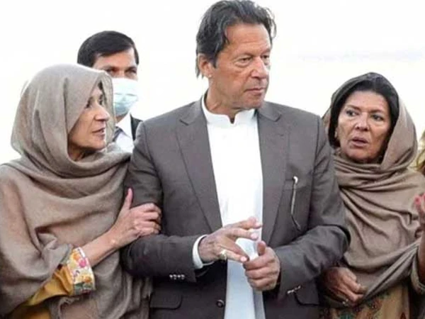 بانی اور بہنوں کے متنازع بیان سے پی ٹی آئی کا اظہارِ لاتعلقی
