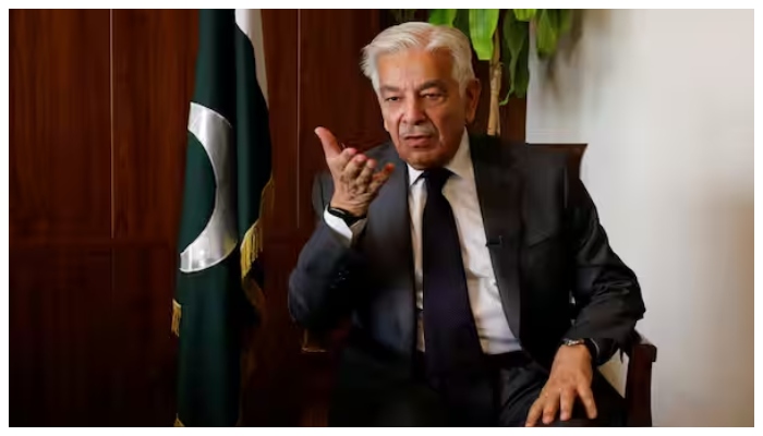 ہم مذاکرات کیلئے تیار ہیں مگرپی ٹی آئی گالیاں دیتی ہے: خواجہ آصف