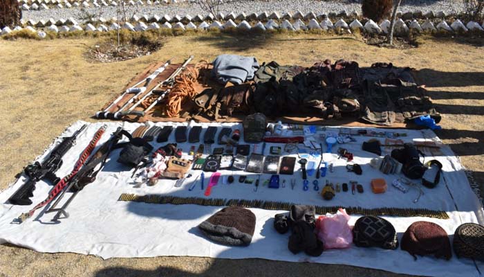 خیبرپختونخوا: سکیورٹی فورسز کی کارروائیاں 11 خوارج ہلاک، اسلحہ برآمد