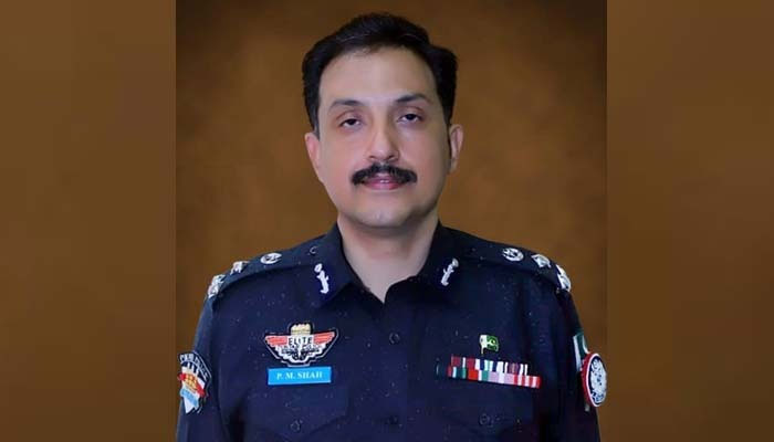 ڈی آئی جی ٹریفک کراچی پیر محمد شاہ کو عہدے سے ہٹا دیا گیا