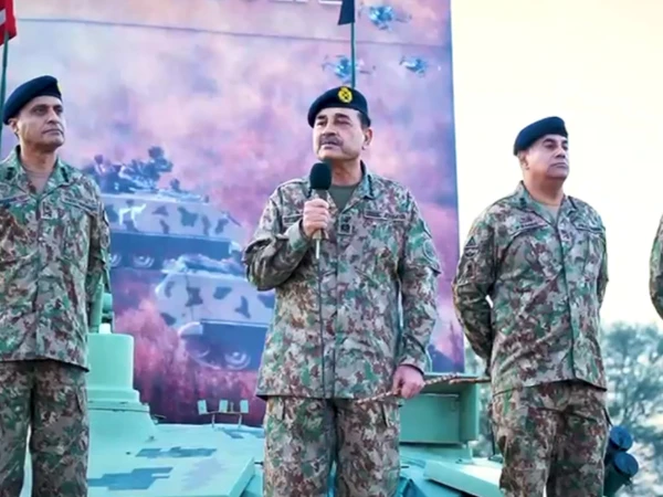 مسلح افواج دفاع کیلیے ہمہ وقت تیار ہیں، فیلڈ مارشل
