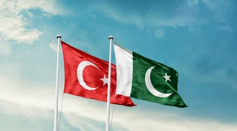 فیلڈ مارشل سے ترک چیف آف اسٹاف کی ملاقات، دفاعی تعلقات مزید مضبوط بنانے پر اتفاق