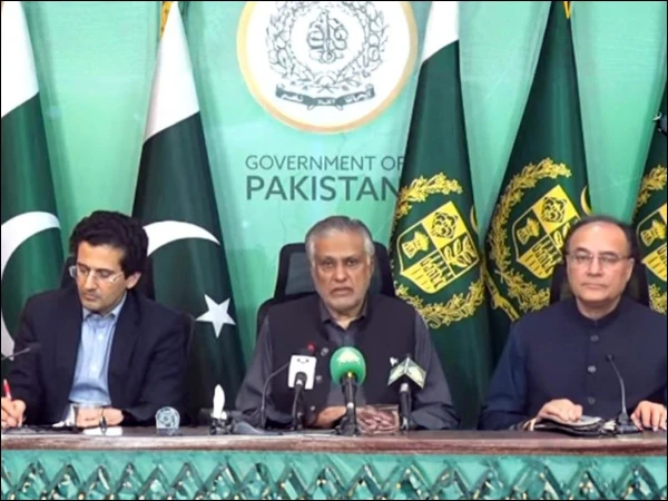 حکومت نے پیٹرولیم مصنوعات کی قیمتوں میں ہوشربا اضافہ کردیا