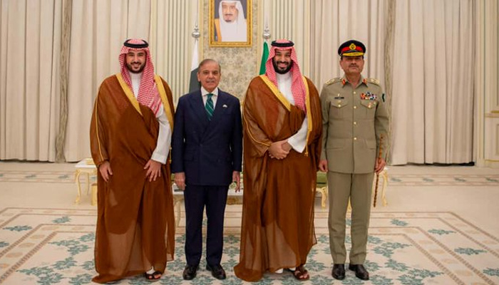 وزیراعظم کی سعودی ولی عہد سے ملاقات،  سعودی عرب کیساتھ مکمل یکجہتی کا اعادہ
