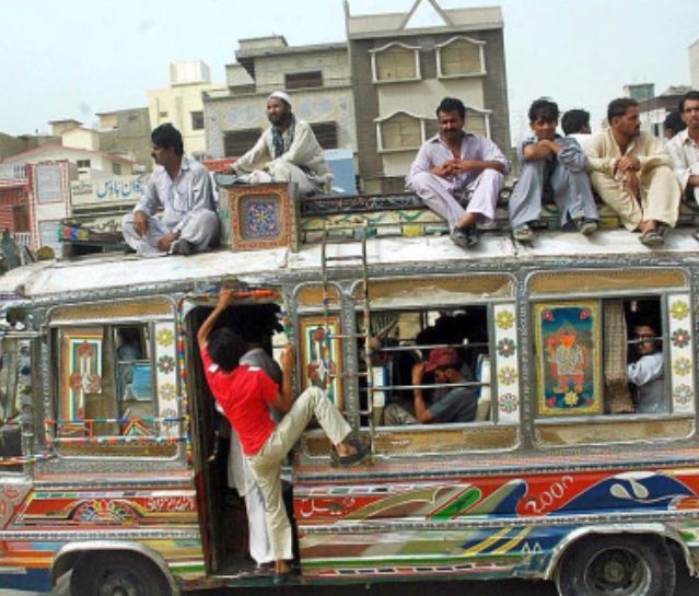 ٹرانسپورٹرز کی ہڑتال،پبلک ٹرانسپورٹ معطل،شہری پریشان