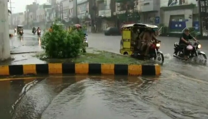 لاہور میں آج بھی بارش کا امکان، کراچی میں شدید گرمی برقرار