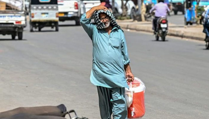 ملک کے بیشتر علاقوں میں موسم شدید گرم، سبی میں پارہ 49 ڈگری رہا