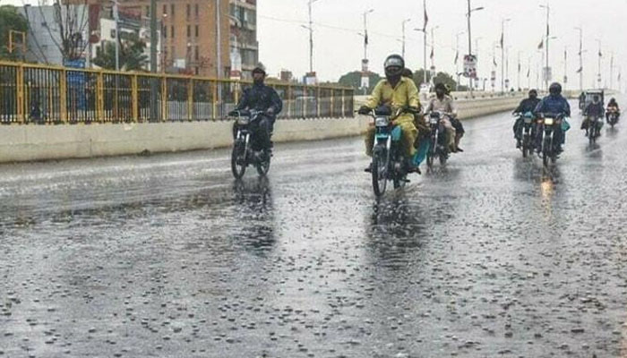 کراچی کے مضافات میں آج گرج چمک کے ساتھ بارش کا امکان