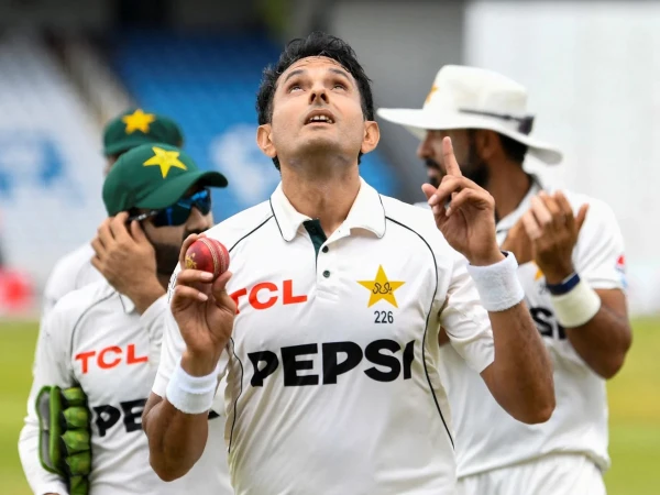 پاکستان کرکٹ کی تاریخ کا انوکھا واقعہ، پانچ وکٹیں لینے والے بولر کو  ڈراپ کردیا