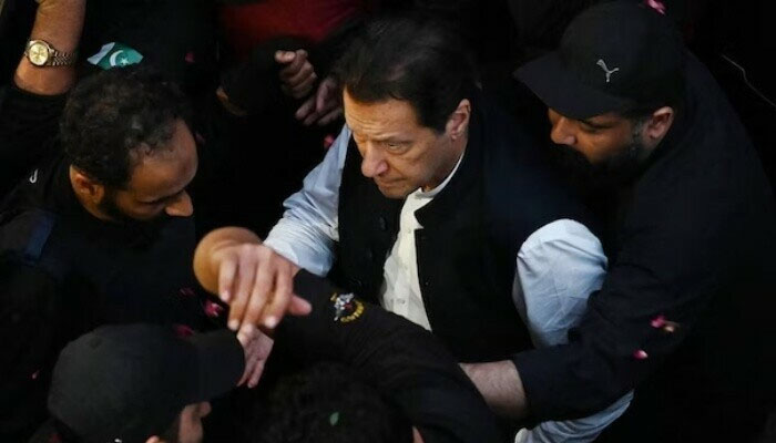 عمران خان کو جیل میں کتابیں فراہم کردی گئیں