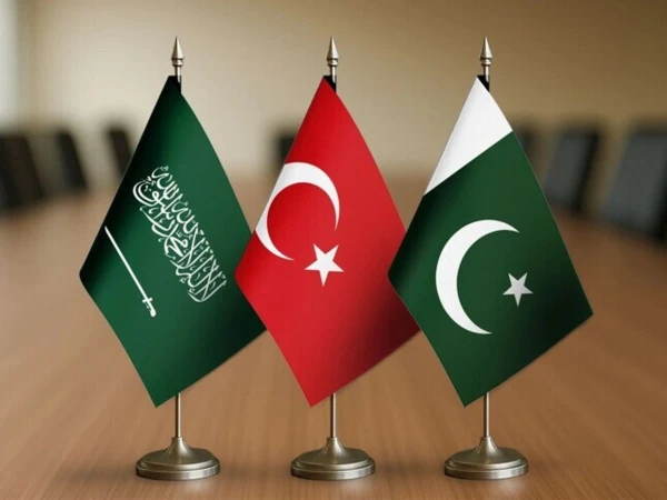 پاکستان، سعودیہ، ترکیہ دفاعی معاہدے کا پہلا اجلاس آج ہوگا، فیلڈ مارشل و وزیر خارجہ استنبول پہنچ گئے
