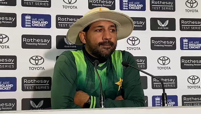 لارڈز میں شکست: ٹیسٹ ٹیم کے ہیڈ کوچ سرفراز احمد کا مستقبل خطرے میں پڑ گیا